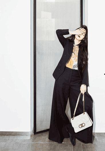 18岁成人西装写真视频,18岁成人西装写真，展现青春蜕变与成熟魅力