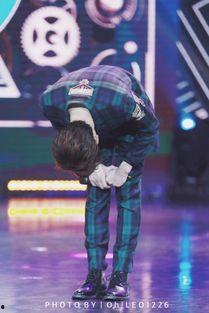 18岁成人西装写真视频,18岁成人西装写真，展现青春蜕变与成熟魅力