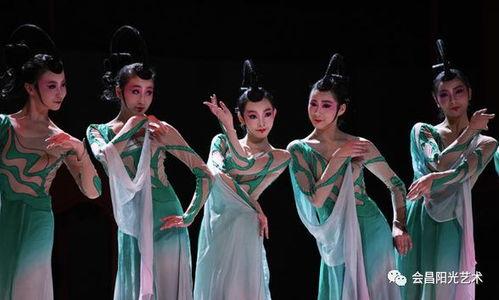 腾冲成人舞古典舞视频,古典舞之美，传承千年文化魅力