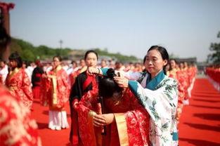 女儿成人礼爸爸送礼视频,爸爸深情送礼，温馨瞬间感动无数网友