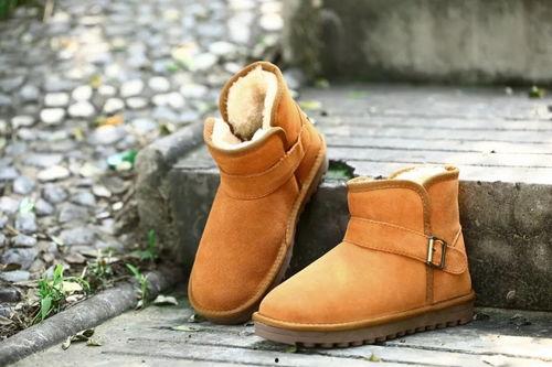 成人靴子鞋帮怎么穿视频,轻松掌握成人靴子鞋帮穿戴技巧